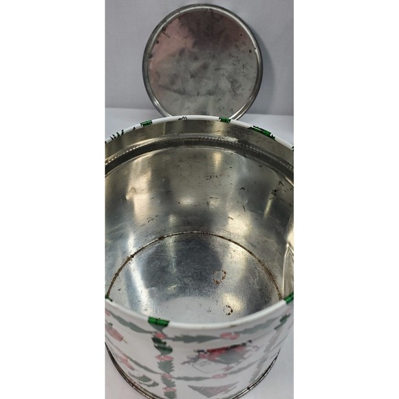 Small Christmas Tins Candy Cookies Goodies EMPTY with Lids Lot of 2 - Picture 6 of 11